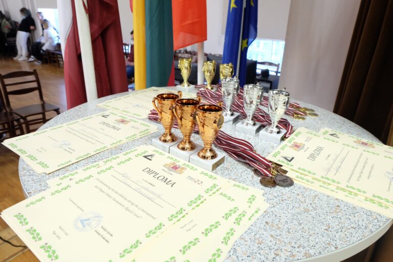 Aizvadīts debašu turnīrs “RigaGo!-2026”