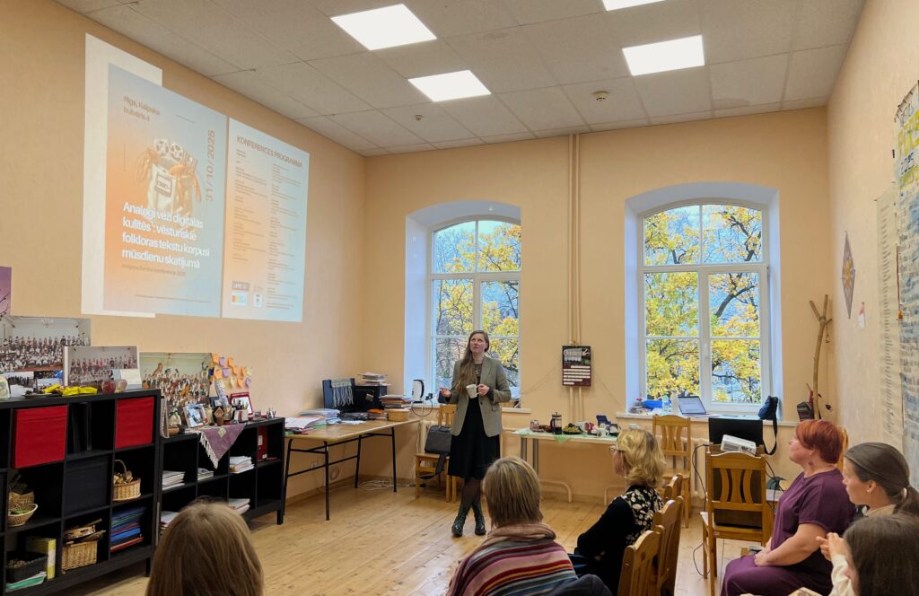 Aizvadīts Rīgas bērnu un jauniešu folkloras kopu vadītāju informatīvais seminārs