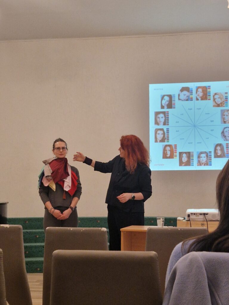 Krāsaini ir noslēgusies programma “Skatuves tēls – tā izkopšana un kolektīva koptēla veidošana”