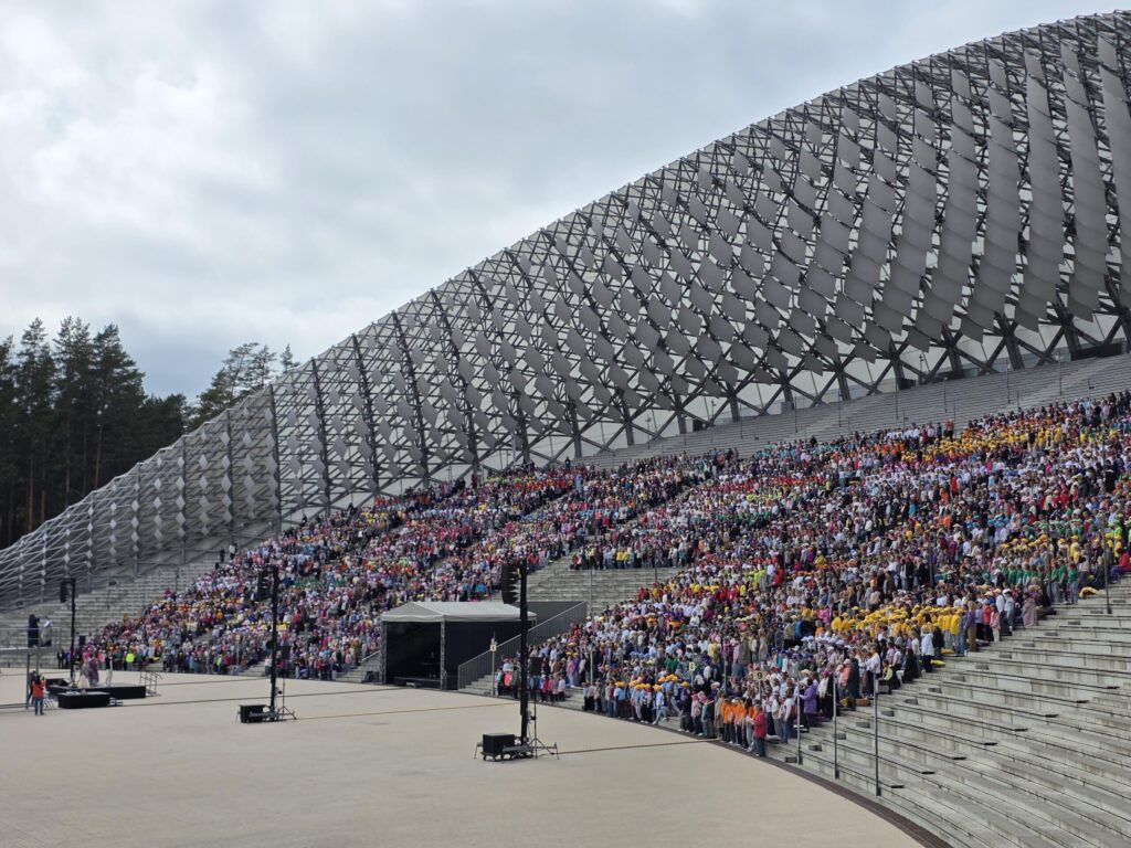 Noslēgušies Latvijas izglītības iestāžu 2.–4. klašu koru svētki “Tauriņu balsis 2026”