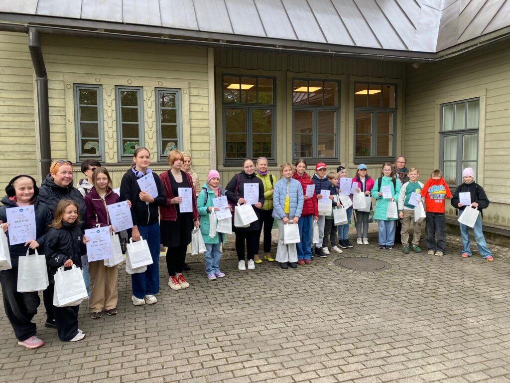 Vizuālās mākslas plenērs “Zem kastaņu baltajām svecēm”