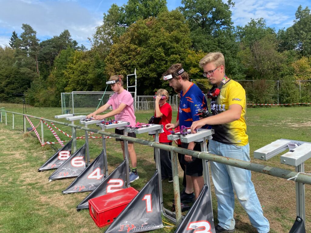 RTJN „Annas 2" audzēkņi startē Eiropas FPV dronu čempionātā Vācijā