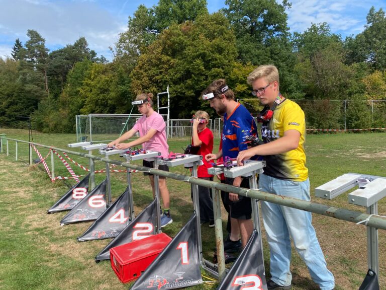 RTJN „Annas 2" audzēkņi startē Eiropas FPV dronu čempionātā Vācijā